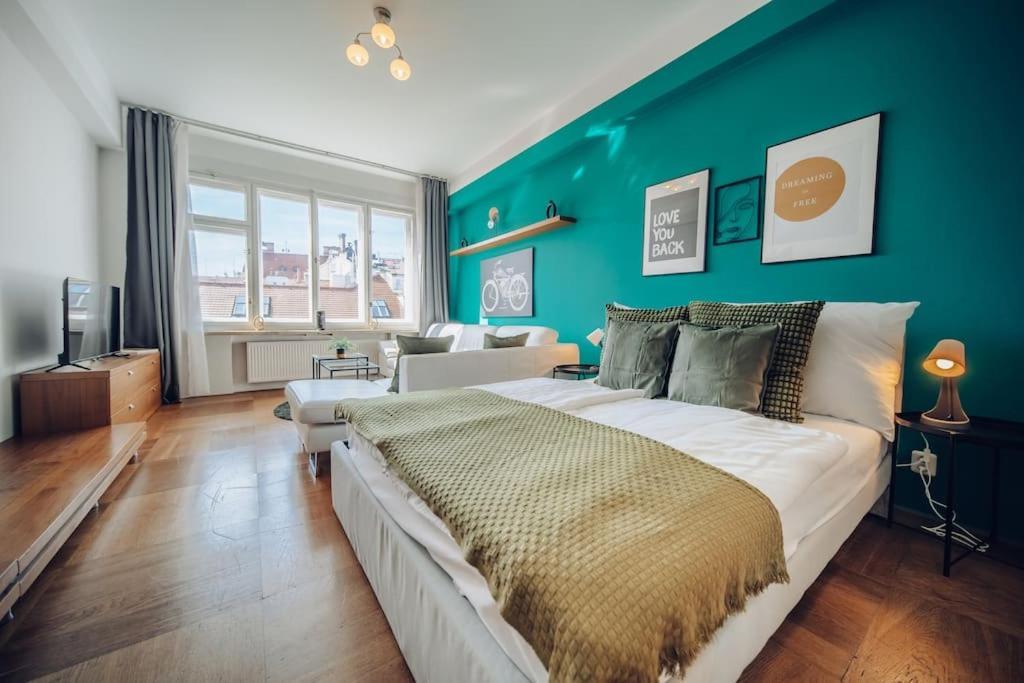 Downtown 2Bd Riverside Apartment Near Dancing House プラハ エクステリア 写真