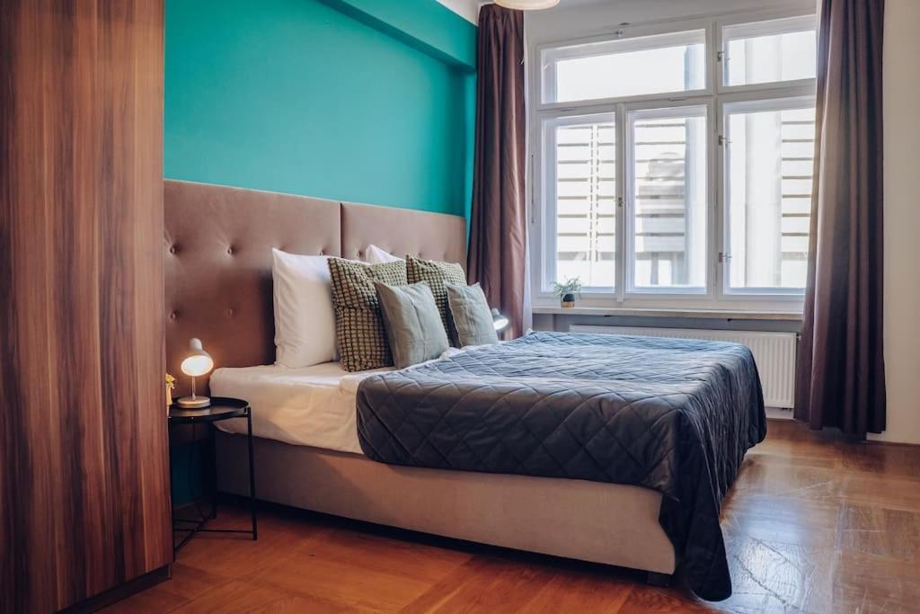 Downtown 2Bd Riverside Apartment Near Dancing House プラハ エクステリア 写真