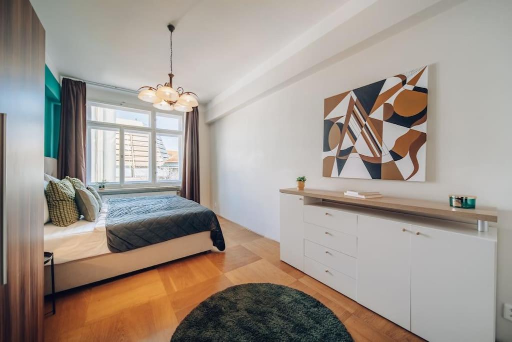 Downtown 2Bd Riverside Apartment Near Dancing House プラハ エクステリア 写真